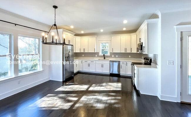 Building Photo - 174 Lynda Cir