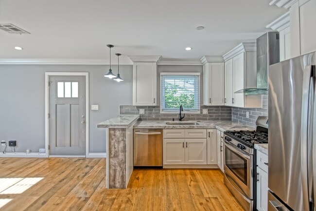 Building Photo - 202 Whiting St