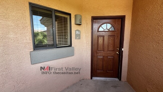 Building Photo - 3 Bedrooms, 2 Baths