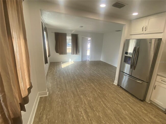 Building Photo - 2302 Cochran St