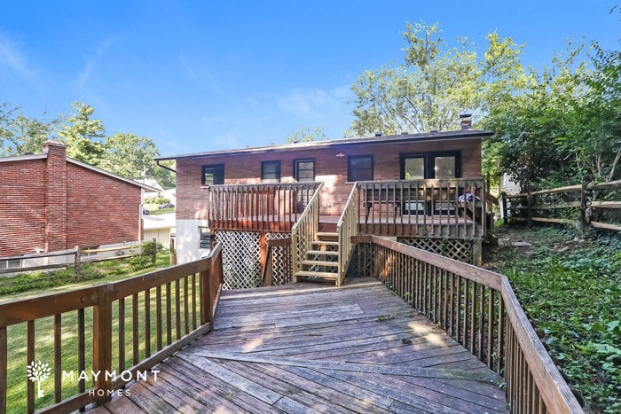 Building Photo - 3667 Lakewood Dr
