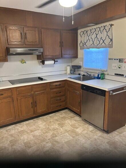 Building Photo - 1168A Clydebank Ct