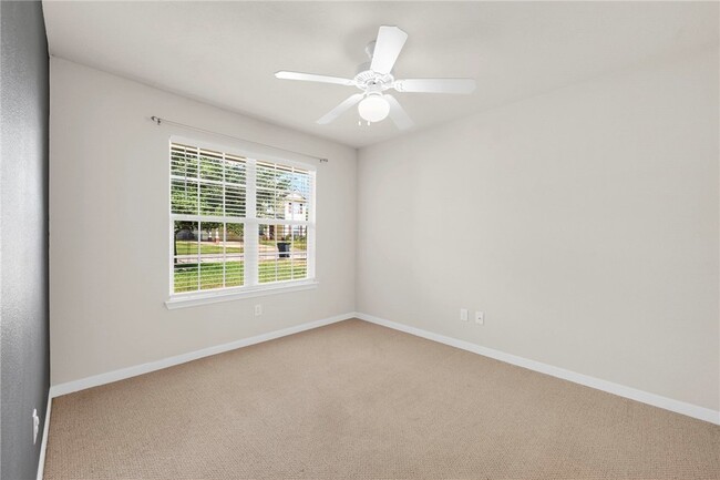 Building Photo - 919 Windmeadows Dr