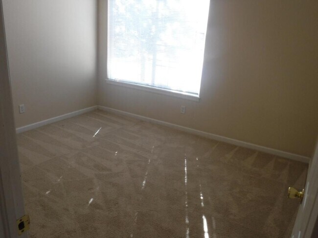 Guest Room - 126 BEACON Way