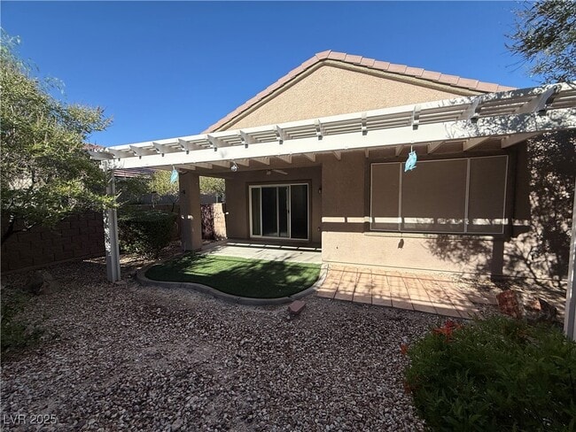 Building Photo - 2427 Andromeda Ave