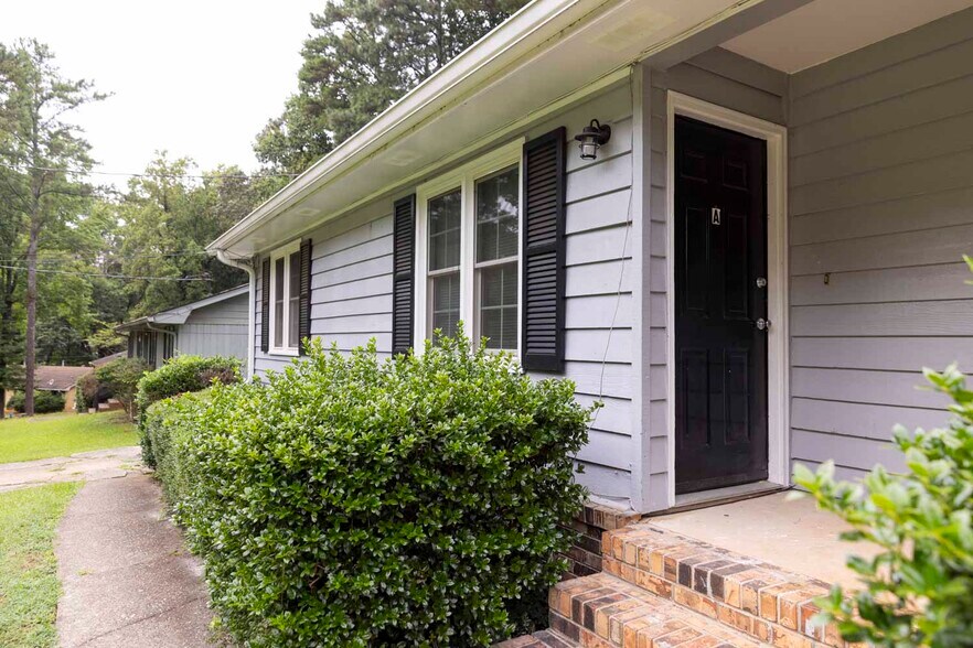 Unit A - 4801 Valley Dale Dr SW