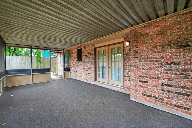 Building Photo - 2007 Whiteback Dr