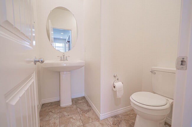 Building Photo - Beautifully Remodeled 3-Bedroom Home in Sa...