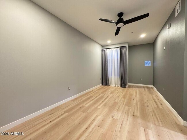 Building Photo - 1701 E Colter St