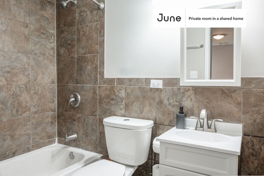 Building Photo - Room in Shared 3 bed/2 bath home