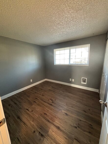 Building Photo - 1109 E 30th St