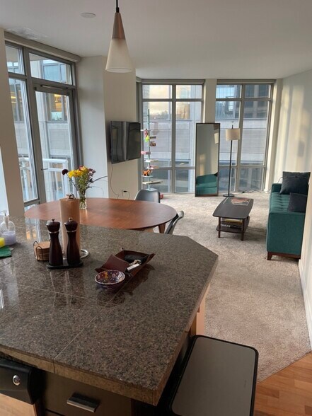 Building Photo - 819 Virginia St