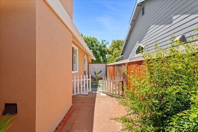 Building Photo - 8404 Misty Pass Way