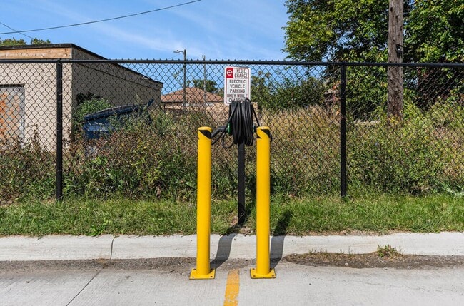 Building Photo - 503 Horton St