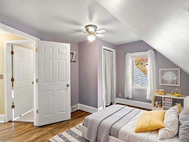 Building Photo - 3 bedroom house in Cherokee Park St. Paul