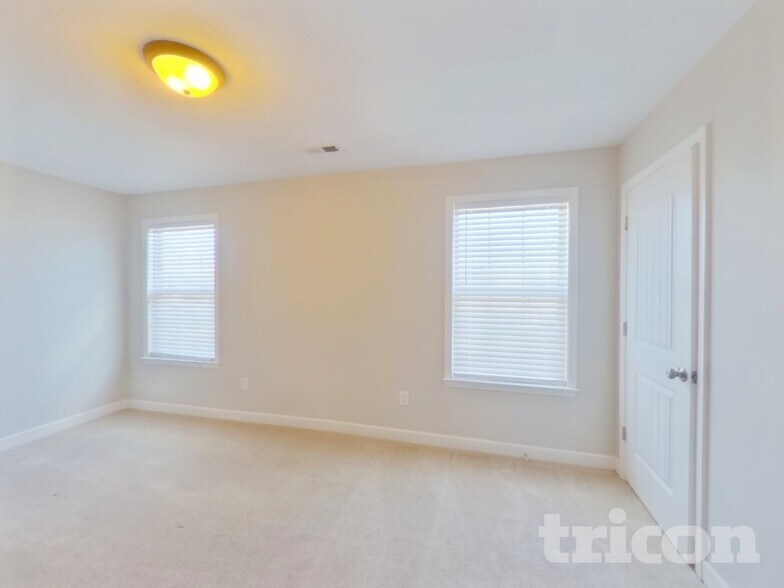 Building Photo - 213 Dellwood Dr