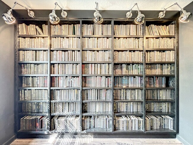 Building Photo - Gated, Lake Nona Luxury