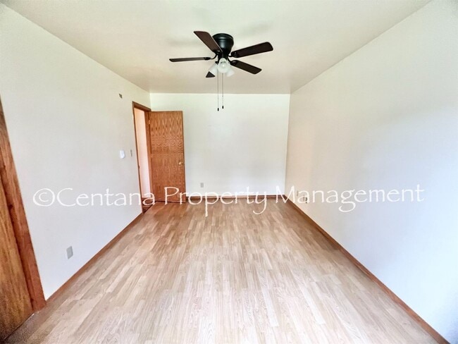 Building Photo - RARE FIND- Available 4 bedroom 1 1/2 bathr...