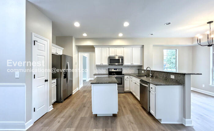 Building Photo - 1112 Clairmonte Dr