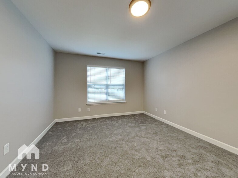 Building Photo - 4132 Broadstairs Dr SW