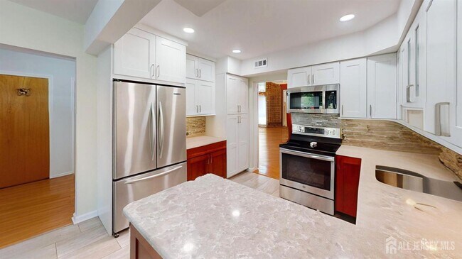 Building Photo - 157 Willowbrook Dr