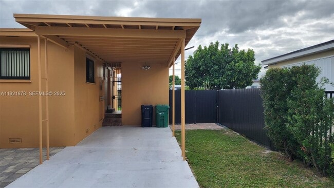 Building Photo - 8010 SW 16th St