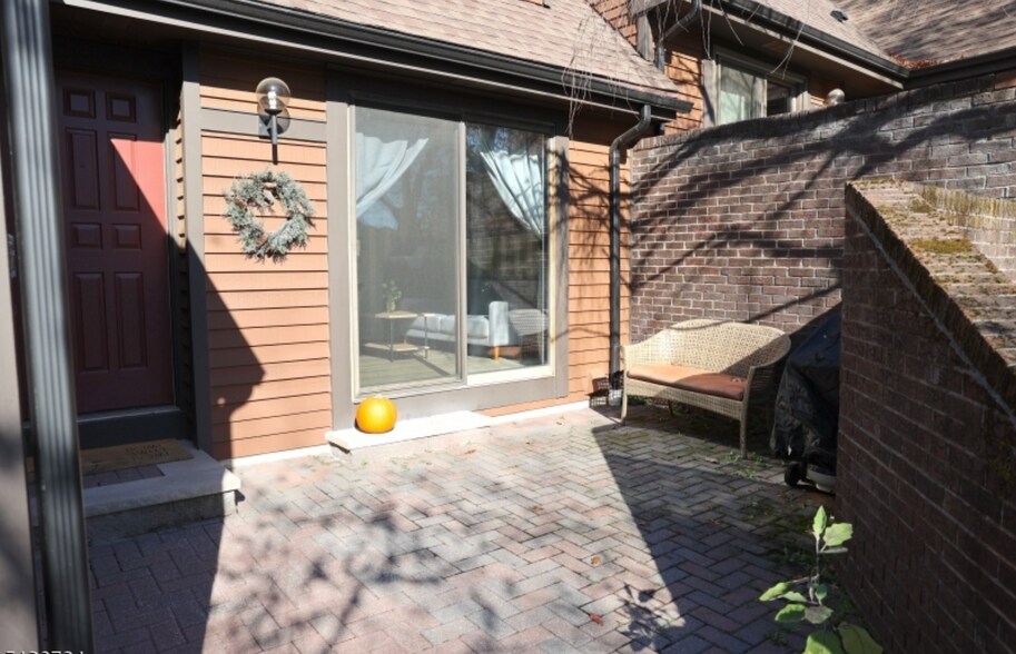 Building Photo - 45 Aspen Dr