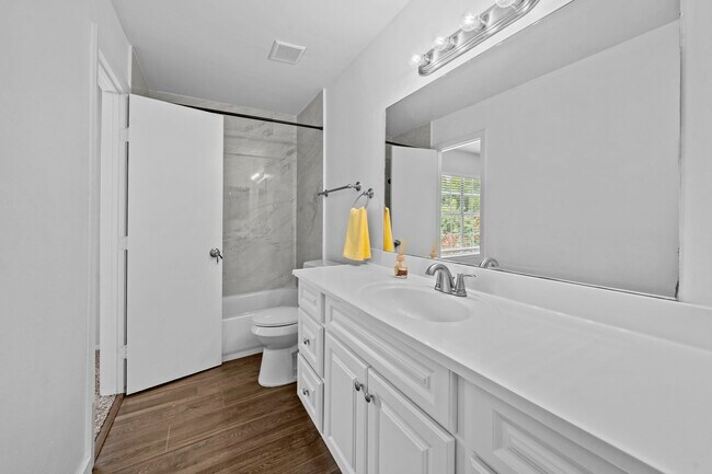 Building Photo - 16723 Running Quail Ct
