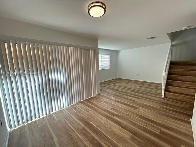 Building Photo - 6255 SW Kendale Lakes Cir