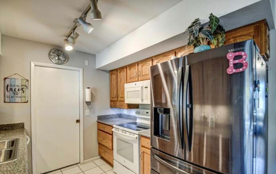 Building Photo - 810 Leisure World