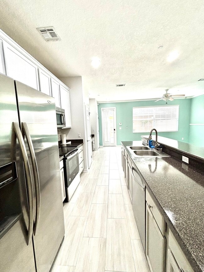 Building Photo - 9635 Fenrose Terrace