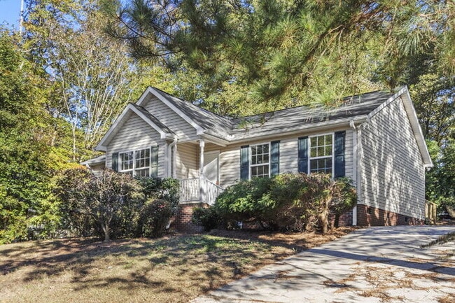Building Photo - 3BR/2BA Home with Deck & Storage Shed in P...