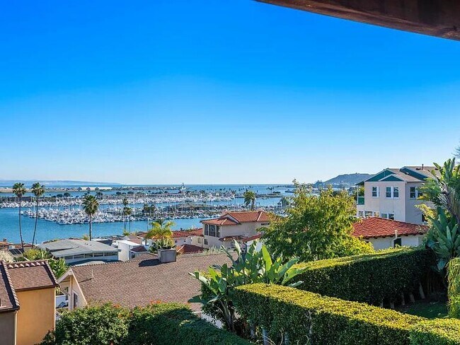 Building Photo - 945 Harbor View Dr