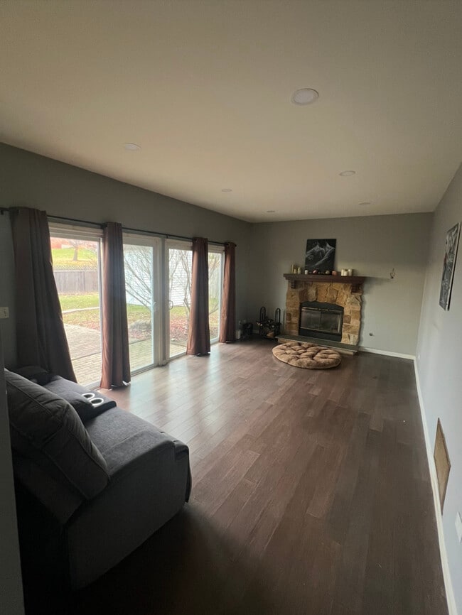 Building Photo - 1756 Bradford Ln