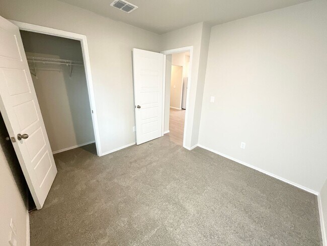 Building Photo - 5731 Falcon Pt