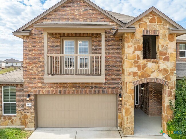 Building Photo - 3302 Lorne Dr