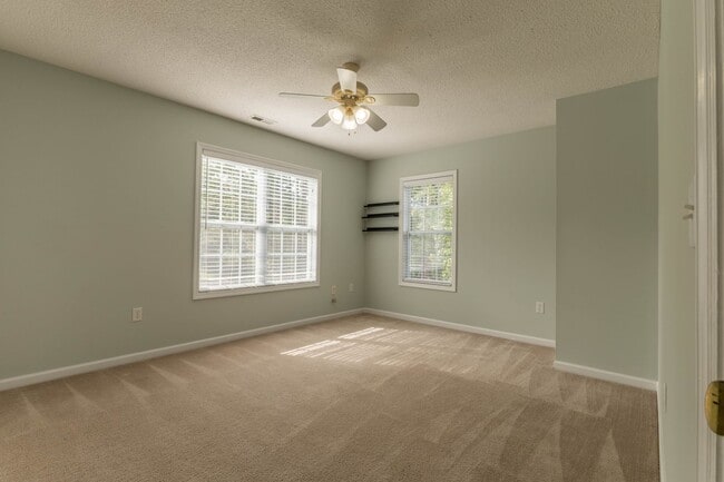 Building Photo - Available Now in Chadwick Shores