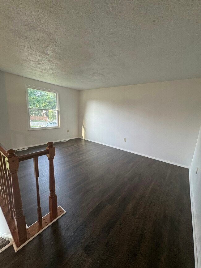 Building Photo - 6401 Brambleton Rd