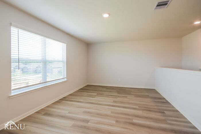 Building Photo - 10461 Sweetwater Creek Dr