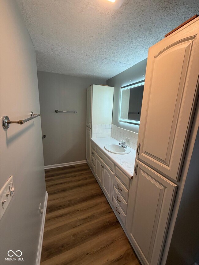 Building Photo - 3037 Meredith Ave