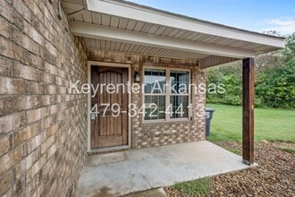 Building Photo - 445 Oakwoods Dr