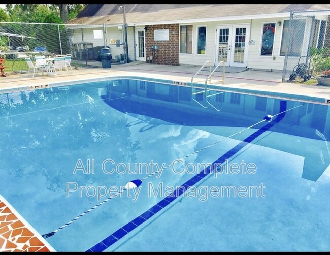 Building Photo - 7603 Plumwood Dr