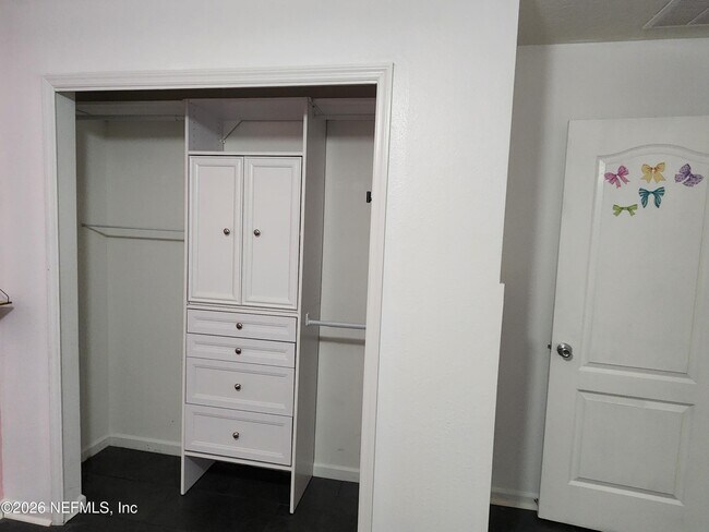 Building Photo - 11486 Tiburon Dr