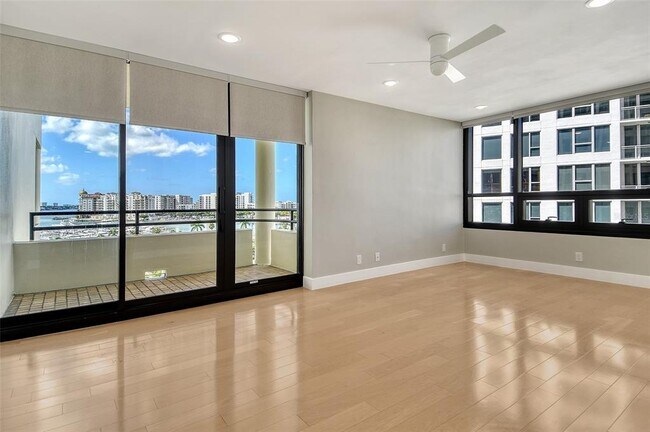 Building Photo - 1255 N Gulfstream Ave