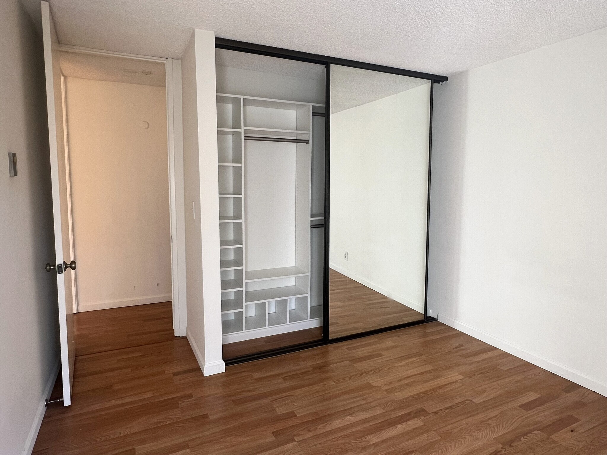 Building Photo - 6000 Canterbury Dr