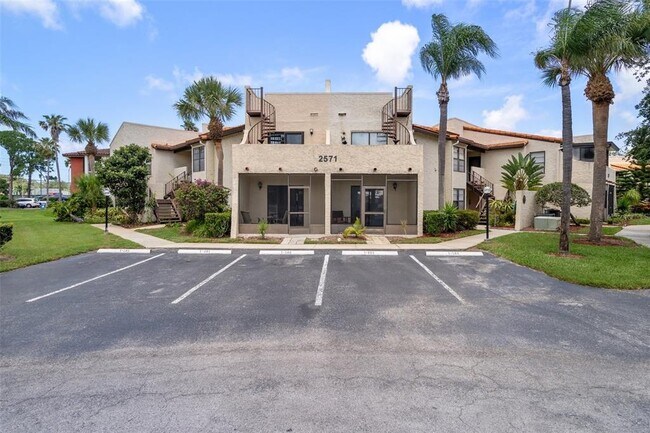 Building Photo - 2571 Cyprus Dr