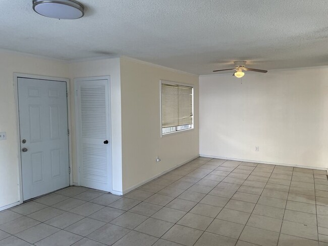 Building Photo - 1208 Bush River Rd