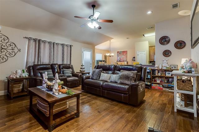 Building Photo - 1120 Whispering Meadows