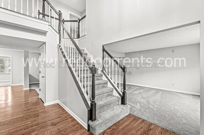 Building Photo - 261 Wyndotte Dr