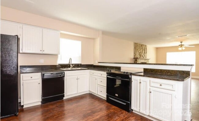 Building Photo - 4039 Rutherford Dr